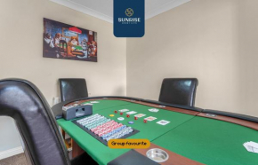 THE TOWNHOUSE, 4 Rooms Large Beds with TV's, Poker Table, Fully Equipped, Easy Ring-Road Access, Parking, WiFi, Long Stay Rates Available by SUNRISE SHORT LETS